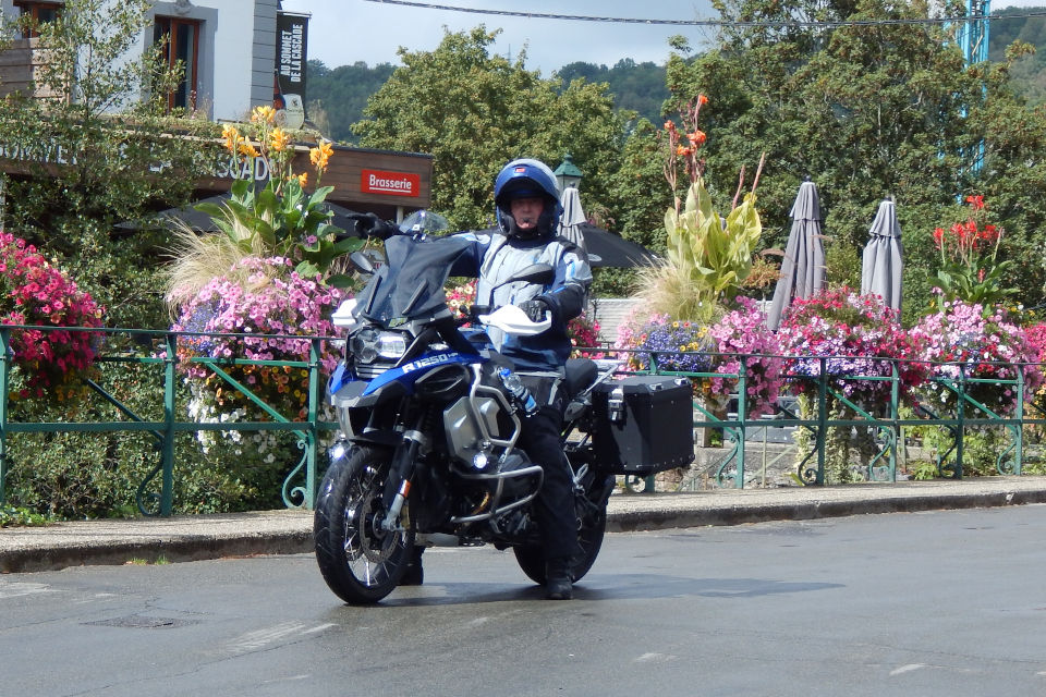 Motorrijbewijspoint Muiden examengarantie AVB en AVD